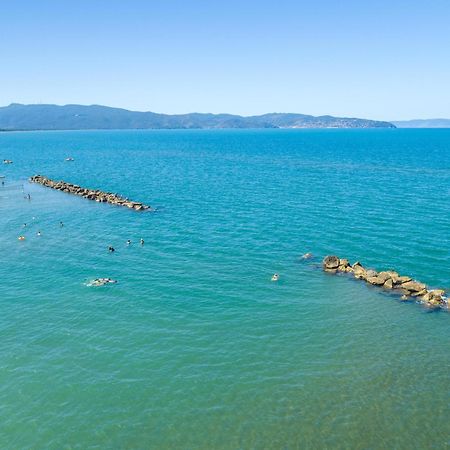 Argentario Camping Village Albinia Esterno foto The bay of Vlora