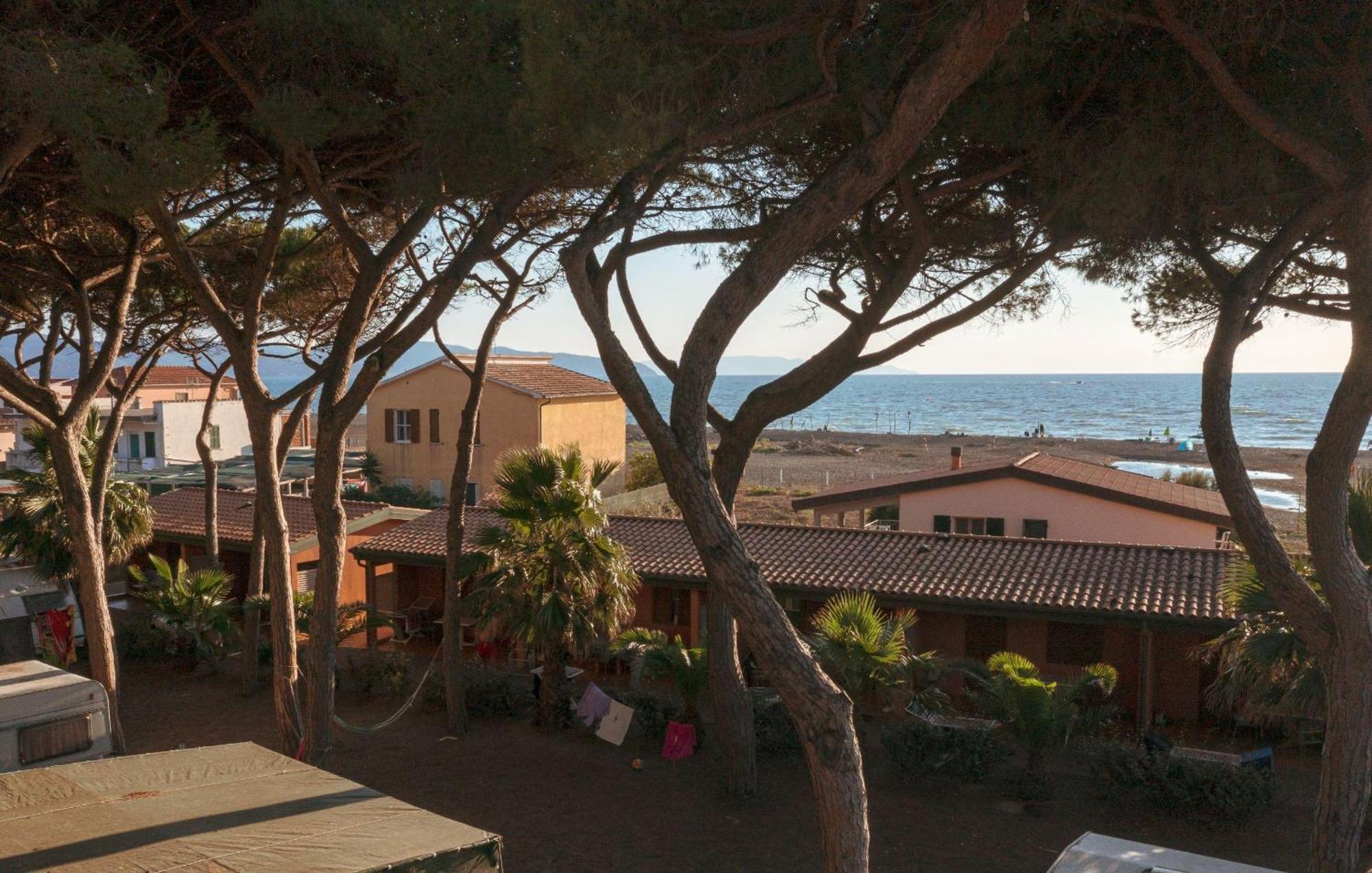 Argentario Camping Village Albinia Esterno foto View of the sea from the village