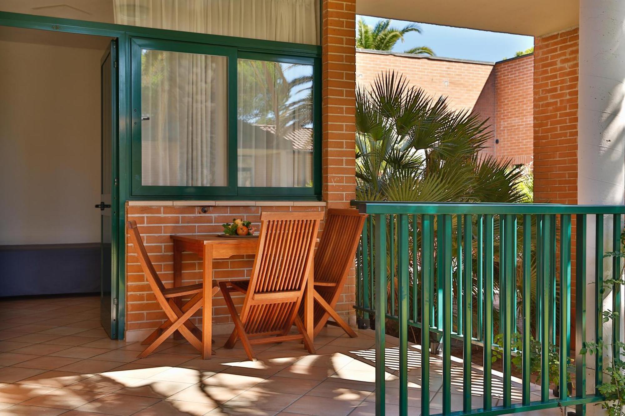 Argentario Camping Village Albinia Esterno foto A balcony