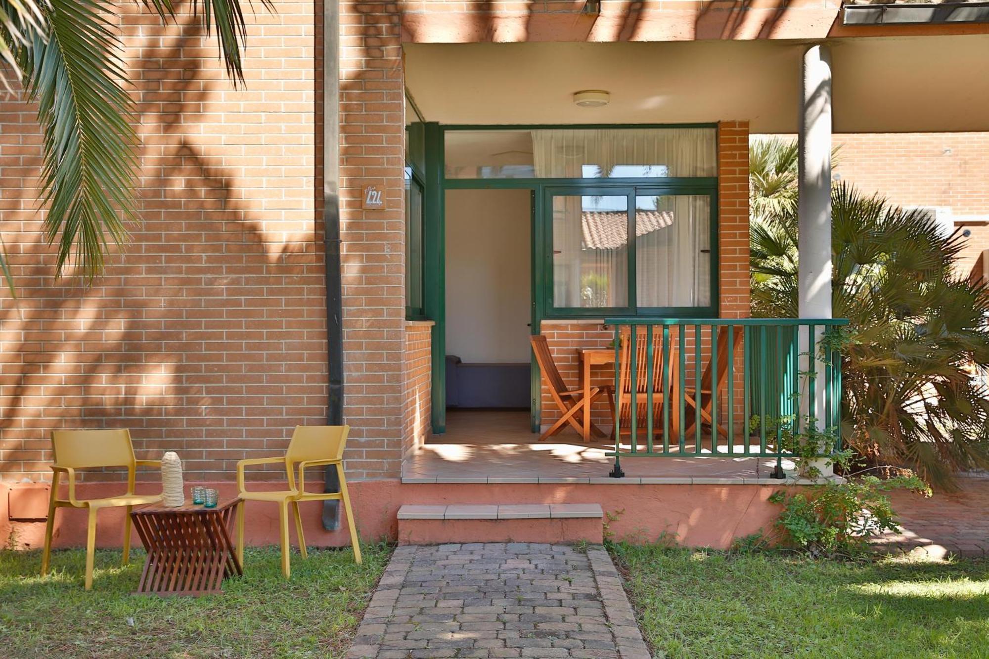 Argentario Camping Village Albinia Esterno foto A typical apartment at the complex