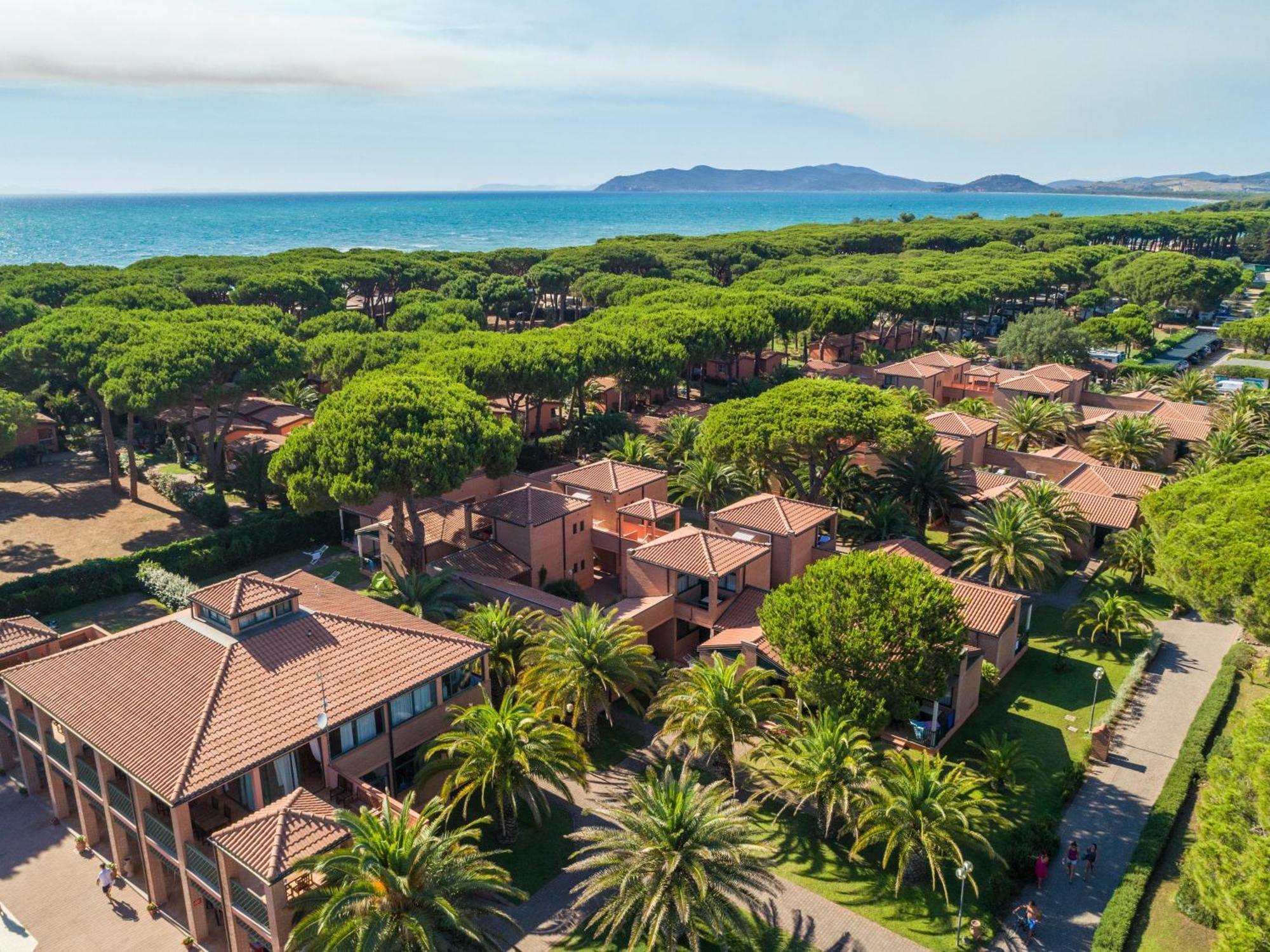Argentario Camping Village Albinia Esterno foto Aerial view of the resort
