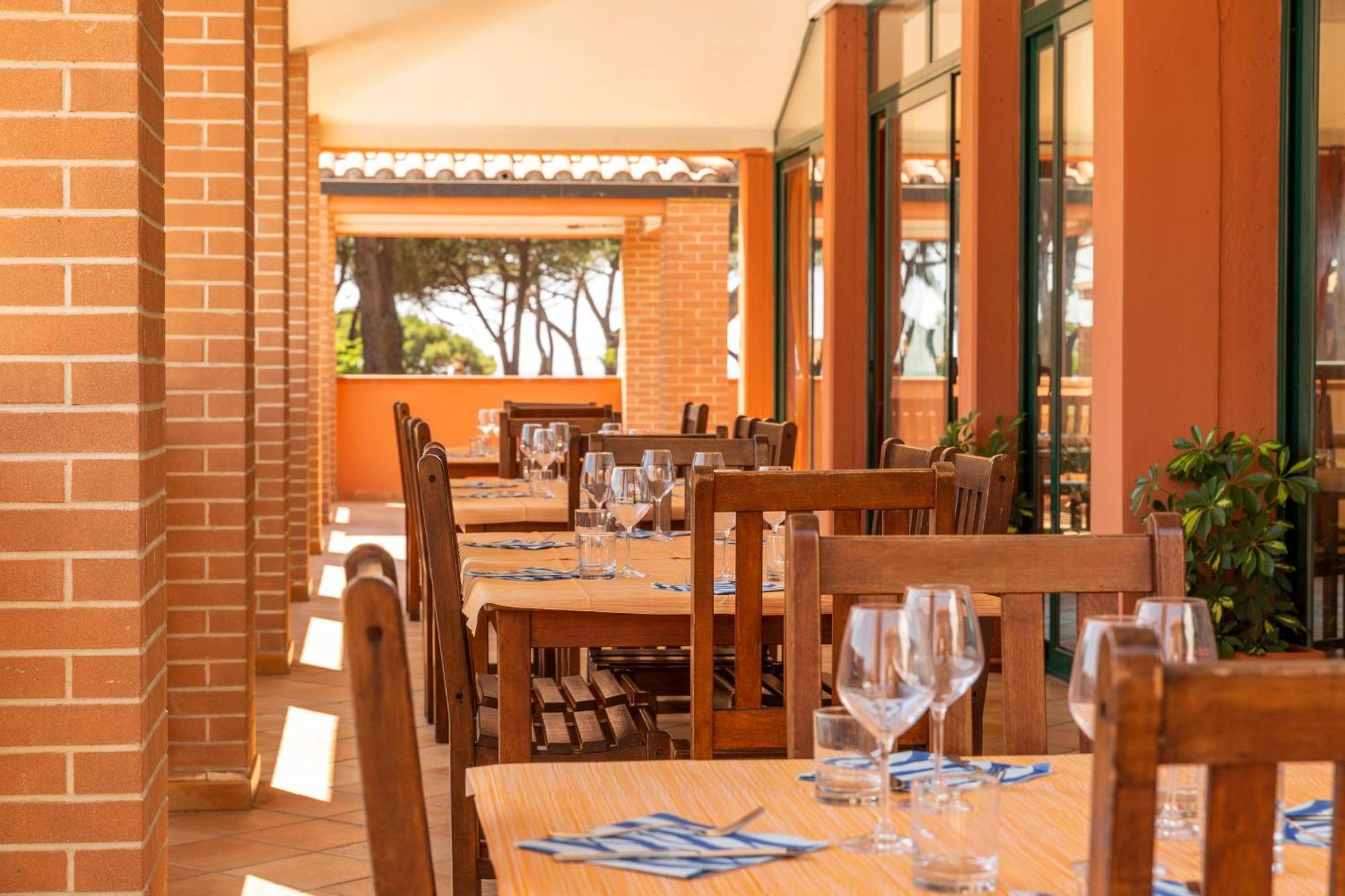 Argentario Camping Village Albinia Esterno foto Restaurant