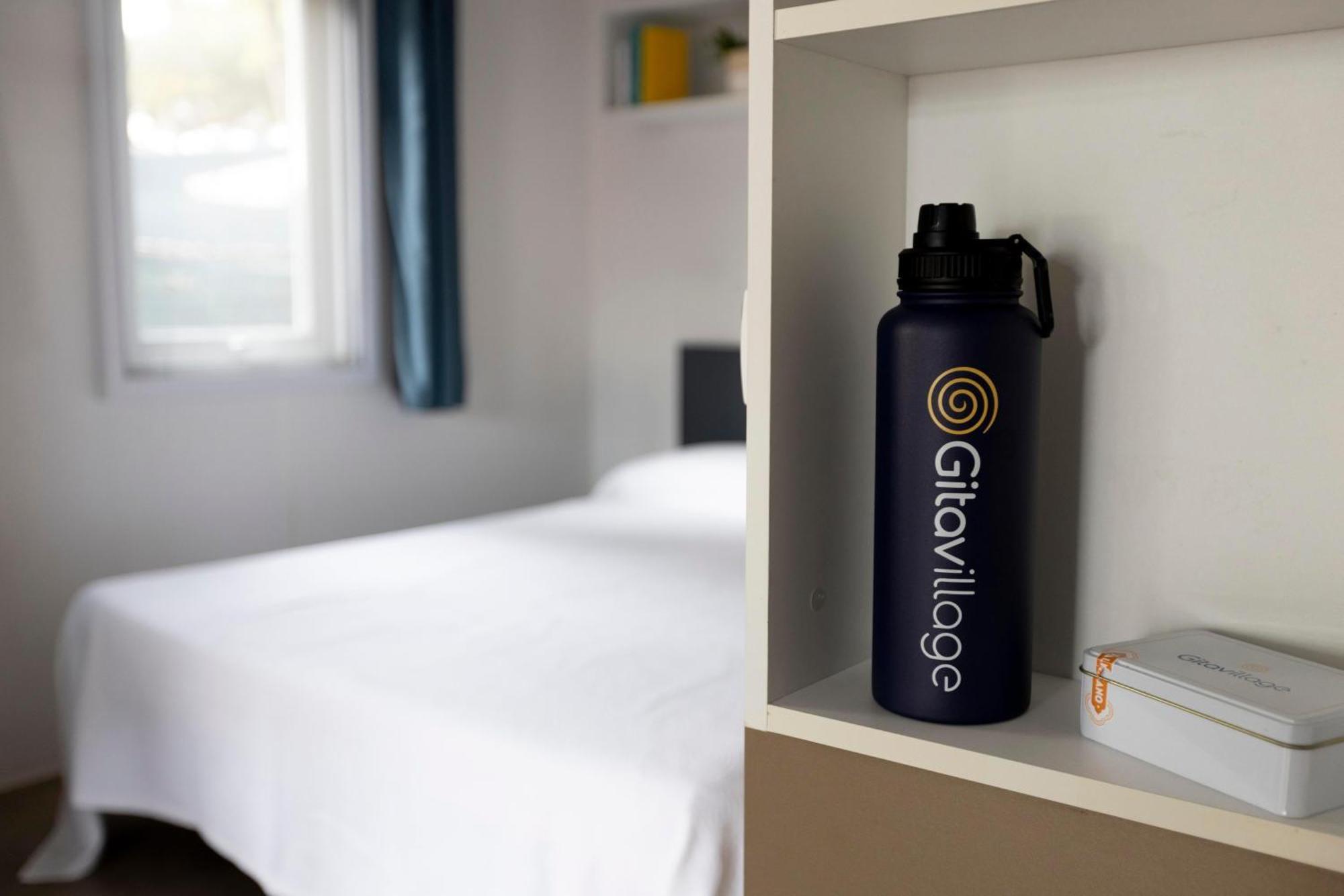 Argentario Camping Village Albinia Esterno foto Gita Village water bottle